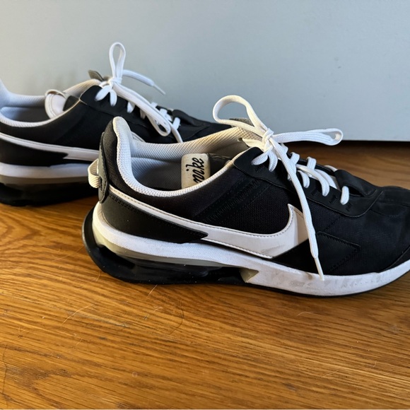 Nike Air Max Pre-Day Black Sneakers - Picture 4 of 9